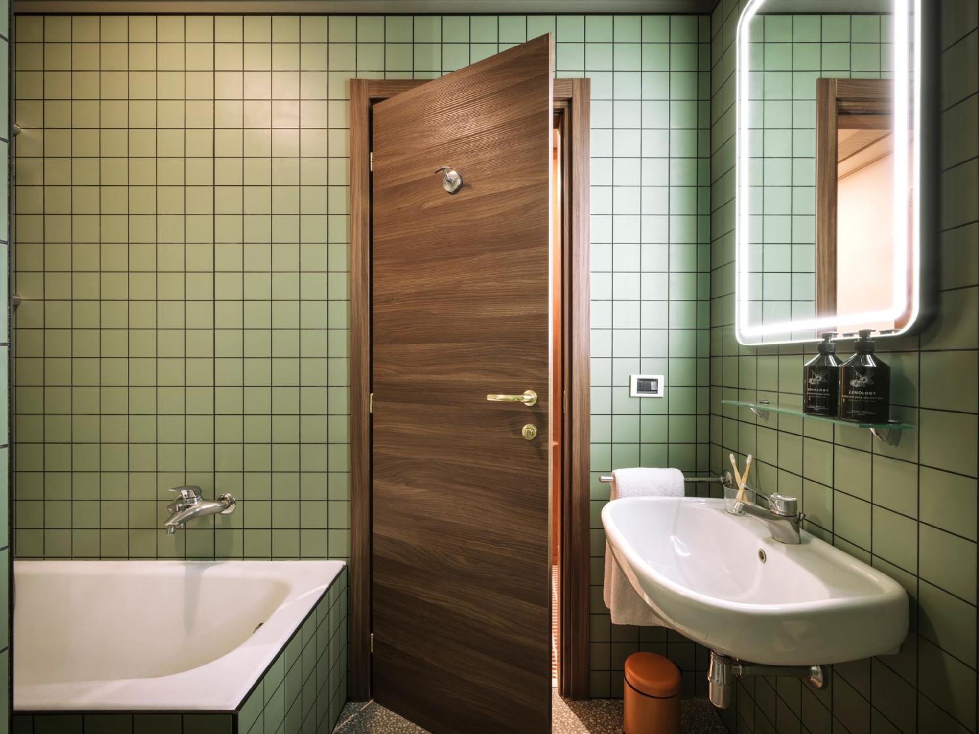 Max Brown Hotel Missori, Part Of Sircle Collection Милано Екстериор снимка