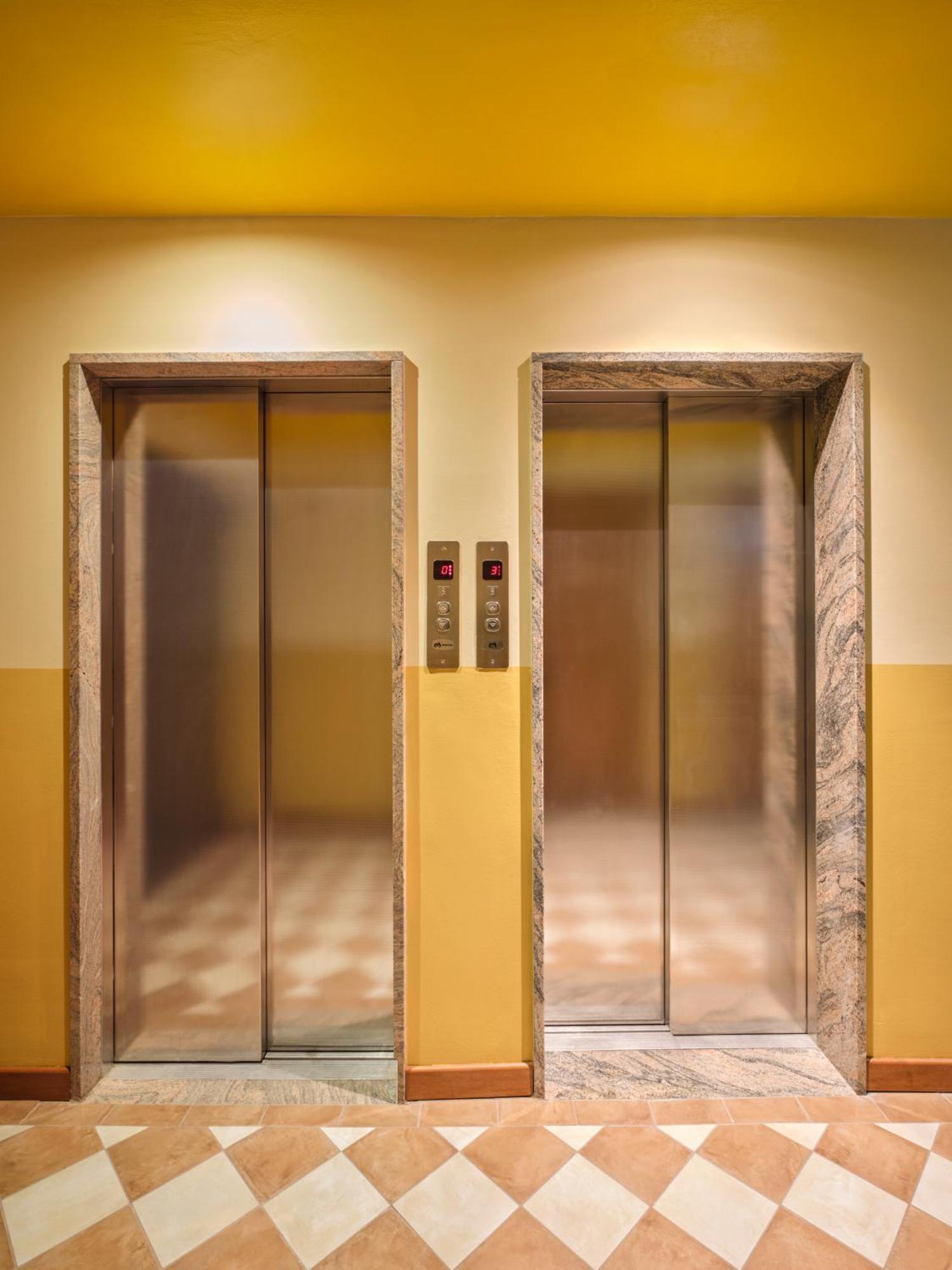 Max Brown Hotel Missori, Part Of Sircle Collection Милано Екстериор снимка